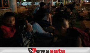 Massa Aksi Duduki Kantor Cabang BRI Pamekasan
