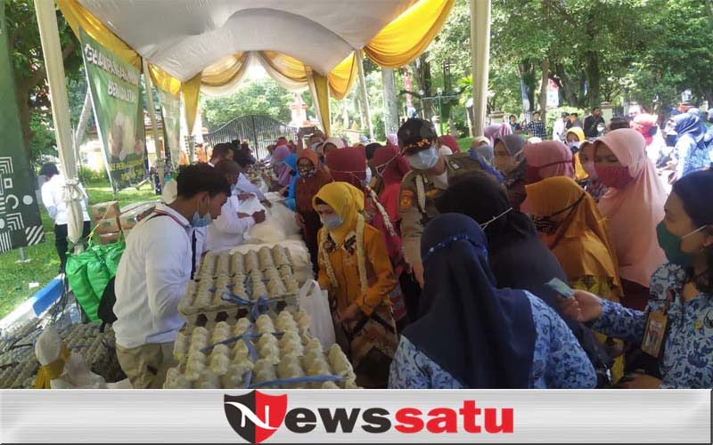 Pandemi Covid-19, Terjadi Kerumunan di Pendopo Bupati  Bondowoso
