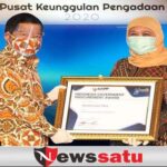 Pertama Kalinya, Gubernur Jatim Raih Penghargaan Dari LKPP