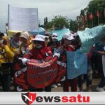 Ratusan Pelaku Seni Di Sumenep Demo Ke Kantor Bupati