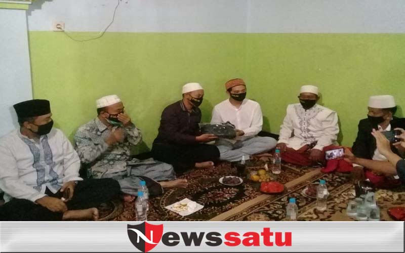Zulmi Bagikan Masker Dan Ajak Masyarakat Probolinggo Patuhi Prokes