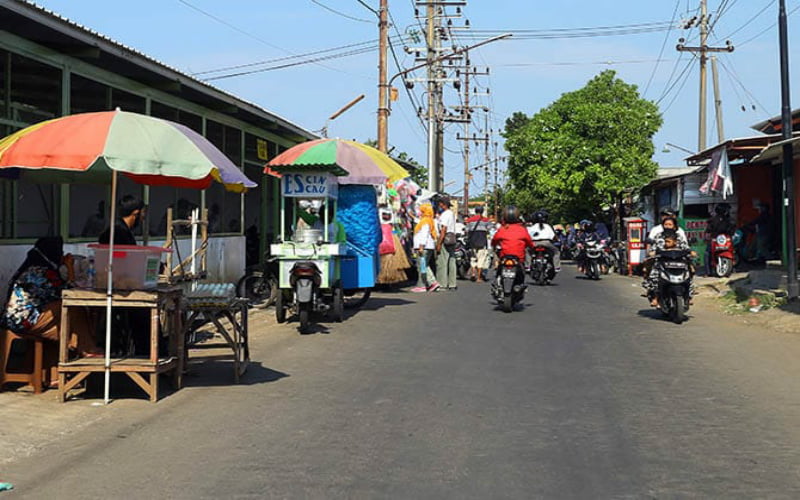 Pemkot Probolinggo Larang PKL Jualan Di Jalan Pabrik PT Eratex Djaja