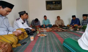 Jelang Pilkada, Ra Ayik ‘Abhak-rembhak Satarétanan’ Bersama Alumni Annuqayah di Dungkek