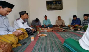 Jelang Pilkada, Ra Ayik ‘Abhak-rembhak Satarétanan’ Bersama Alumni Annuqayah di Dungkek