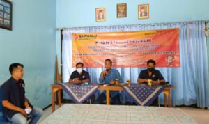 H-5 Pilkada Serentak, Bawaslu Sosialisasi Pengawasan Pada Wartawan Di PWI Sumenep