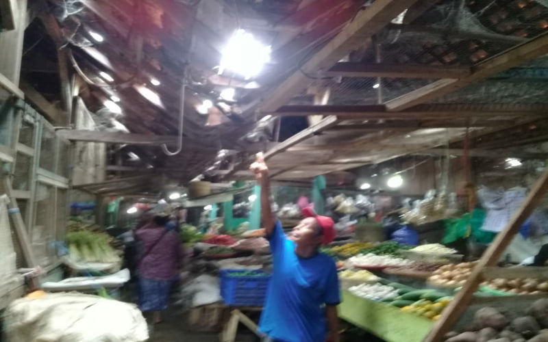 Fasilitas Pasar Baru Probolinggo Bocor Dikeluhkan Pedagang Dan Pembeli