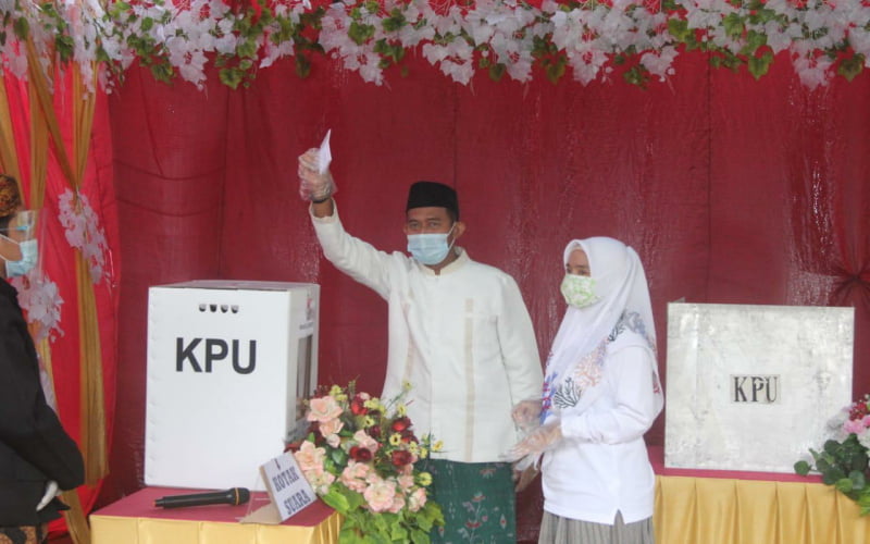 Cabup Achmad Fauzi Pencoblos Pertama di TPS 3