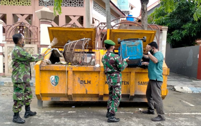 Sampang Mengering, TNI AD Mulai Bersihkan Fasilitas Umum