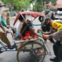 Zona Orange, Kapolres Pamekasan Pimpin Langsung Ops Yustisi dan Beri Masker Gratis