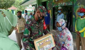 Hari Juang TNI AD dan HUT Kodam V/BRW Ke-72, Kodim Pamekasan Bagi-bagi Sembako