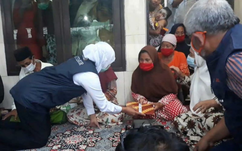 Gubernur Beri Santunan Pada Korban Tenggelam di Sungai Sampang