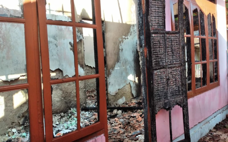 Diduga Konsleting Listrik, Isi Rumah Warga Sumenep Ludes Terbakar