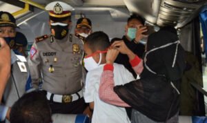 Operasi Lilin Semeru 2020, Polres Bagi Seribu Masker dan Sidak Prokes
