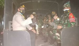 Gunakan Truk, Dandim dan Kapolres Amankan Natal di Pamekasan