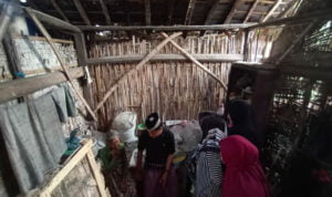 Nenek Sebatang Kara Di Sumenep, Belum Tersentuh Bantuan Pemerintah
