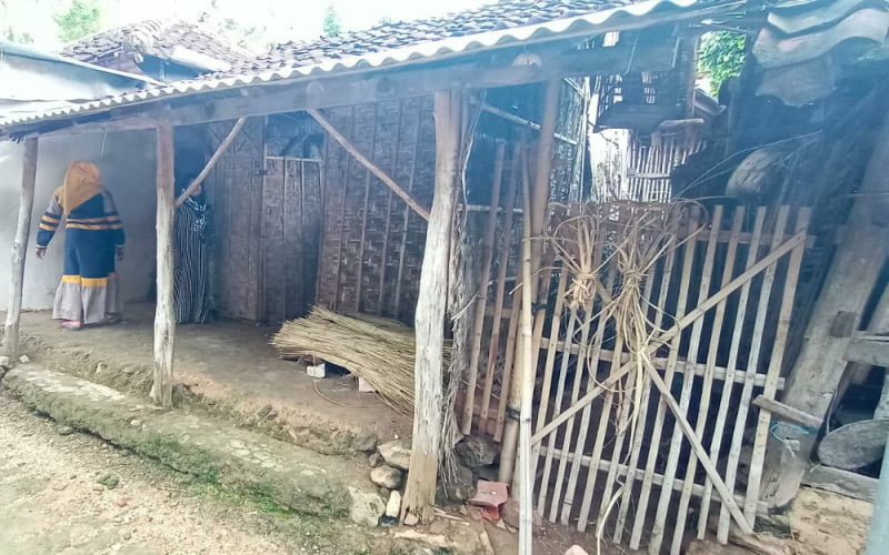 Nenek Sebatang Kara Tak Dapat Bantuan, Dinsos Sumenep Minta Pemdes Bertanggungjawab