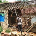 Diterpa Angin Kencang, Dapur Warga Di Pamekasan Ambruk