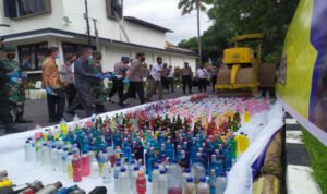 Polres Bondowoso Musnahkan Ratusan Miras dan knalpot Brong