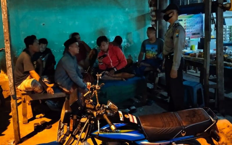 Enggan Bermasker, Polsek Gencar Plototi Disiplin Prokes di Pamekasan
