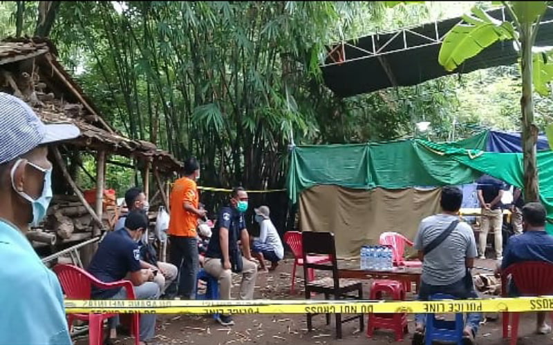 Polisi Bongkar Makam Warga Kota Probolinggo