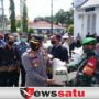 Polres Probolinggo Kota Bagikan Sembako Covid 19 Pada Warga
