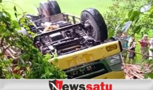 Dua Orang Tewas Tertimpa Dump Truk di Sampang