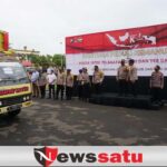 Polda Jatim Kirim Puluhan Ribu Paket Sembako ke Korban Banjir dan Gempa
