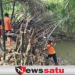 Tak Ingin Kecolongan Banjir, BPBD Pamekasan Getol Bersihkan Aliran Sungai
