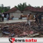 Wartawan dan Relawan di Pamekasan Santuni Korban Kebakaran