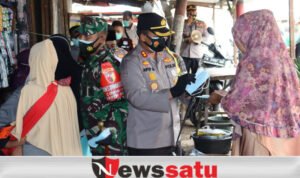 Kapolres Pamekasan Gandeng Dandim 0826 Grebek Masker di Pasar Blumbungan