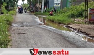 Warga Kelurahan Kebonsari Wetan Kota Probolinggo Keluhakan Jalan Rusak