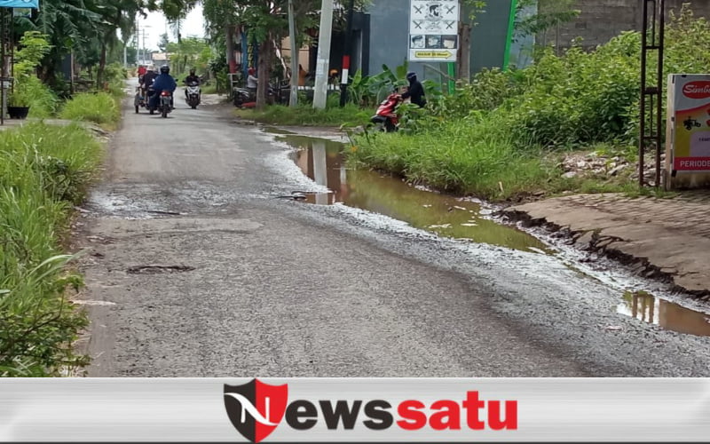 Warga Kelurahan Kebonsari Wetan Kota Probolinggo Keluhakan Jalan Rusak