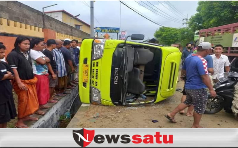 Elf Terguling Timpa Vario di Branta Pamekasan