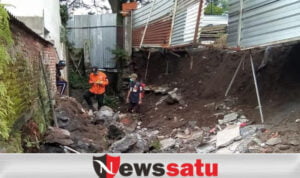 Diterjang Banjir, Plengsengan di Junrejo Ambrol Dan 2 Rumah Ambruk