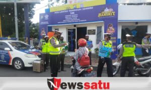 Satlantas Polres Bondowoso Bagikan Ribuan Masker Setiap Hari