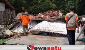 Angin Kencang Robohkan Rumah di Pamekasan