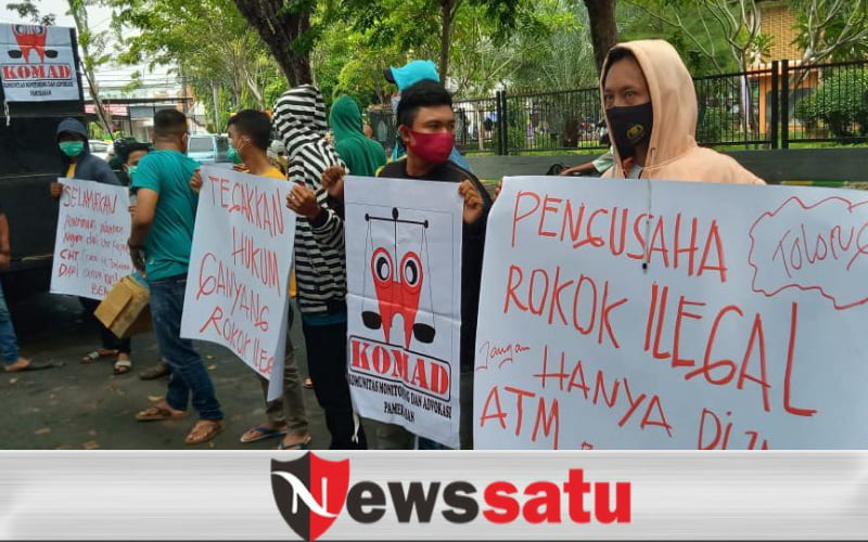 Aktivis Pemuda Pamekasan Gelar Aksi Demo Di Kantor Beacukai Madura