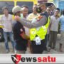 Peduli Pandemi, Polisi Sisihkan Gaji Untuk Bagikan Masker Gratis di Sampang