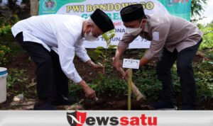 PWI Bondowoso Bersama Bupati Salwa Tanam 1000 Pohon