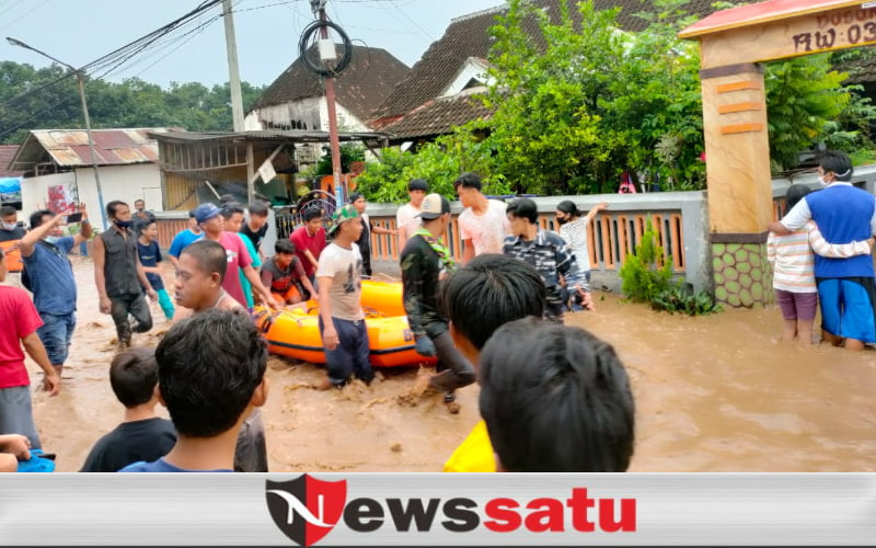 Air Sungai Di Probolinggo Kembali Meluap