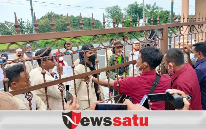 Mahasiswa STKIP PGRI Sumenep Demo Tuntut Tranparansi Anggaran PPL