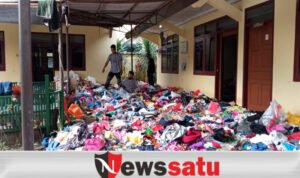 Bantuan Baju Bekas Menumpuk Di Kecamatan Dringu Probolinggo