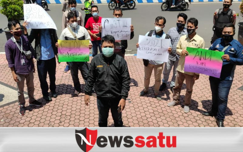 Kuli Tinta Di Bondowoso Gelar Demo Kekerasan Oknum Pengawal Menteri KKP Pada Wartawan