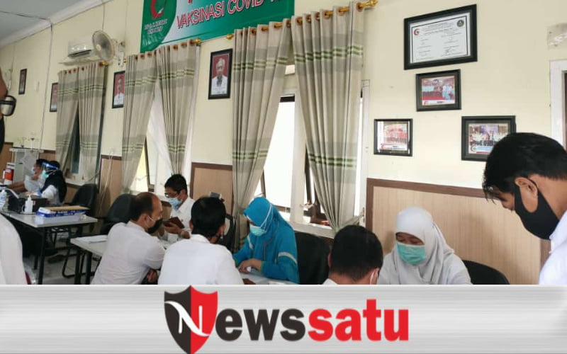 Kantor Kemenag Bondowoso Lakukan Vaksinasi Kepada JCH Lansia