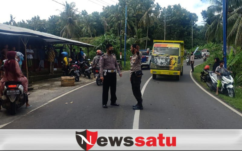 Bermain HP Saat Berkendara, 2 Remaja Tewas Kecelakaan di Pamekasan