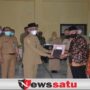 Bupati Bondowoso Beri Penghargaan Kepada PNS Yang Purna Tugas