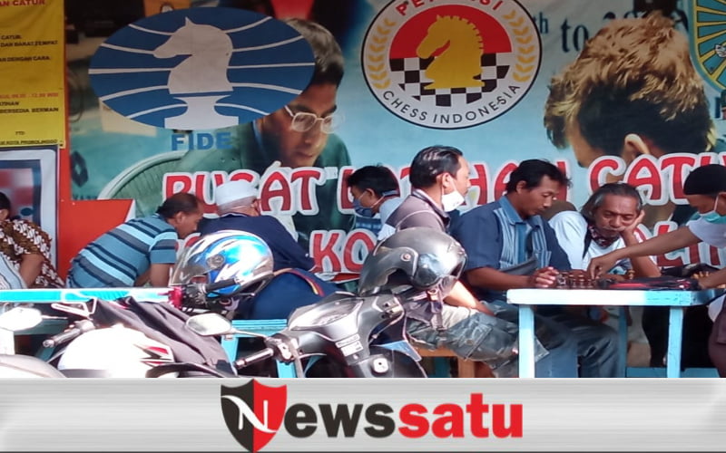 Begini Cara Pecinta Catur Di Kota Probolinggo Menunggu Adzan Maghrib