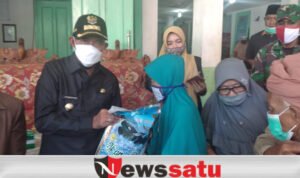 Bupati Fauzi Saksikan Langsung Vaksinasi Di Wisata Kesehatan Gili Iyang Sumenep