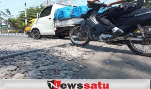 Jalan Lintasan Kereta Api Dikeluhkan Pengendara Motor Di Kota Probolinggo