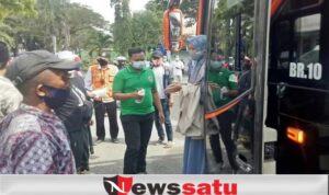 Kedatangan Santri Didata dan Dicek Kesehatan Oleh Satgas di Terminal Pamekasan